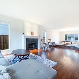 https://the-ester-house.vancouver-hotels-bc.net