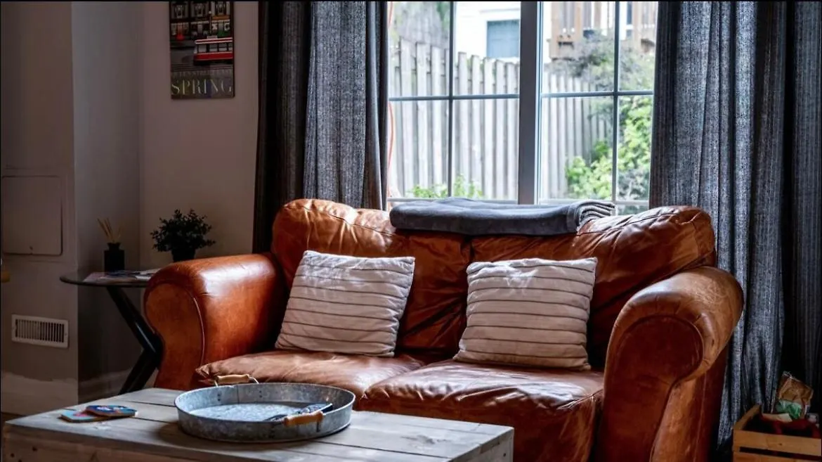 Downtown Studio In Leslieville With Hot Tub Hotel Toronto