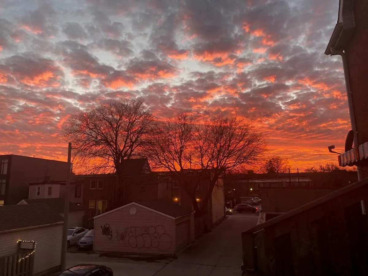 ホテルDowntown Studio In Leslieville With Hot Tub トロント 0*,  カナダ